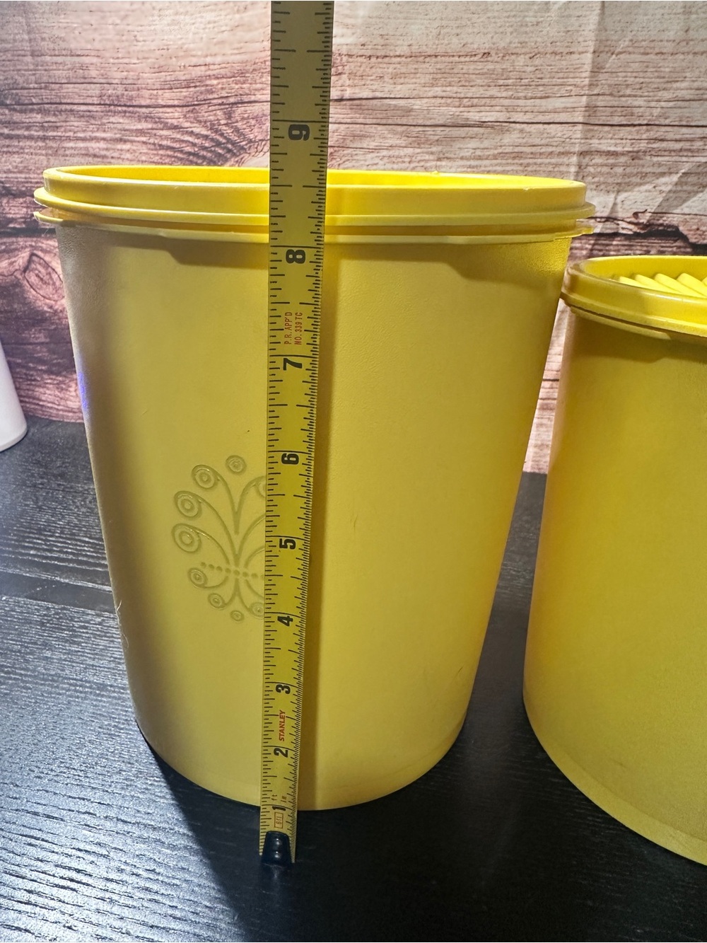 Set of 4 Tupperware Daffodil Yellow Servalier Canisters with Sunburst Lids - Picture 3 of 16